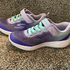 Girls skechers size 1 purple tennis shoes